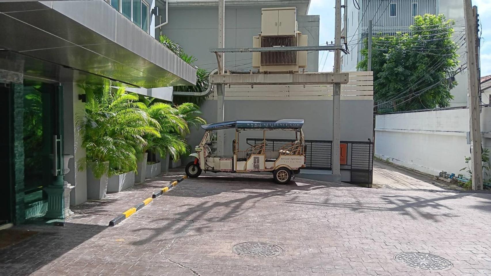 J Residence Thonglor 8 Bangkok Luaran gambar