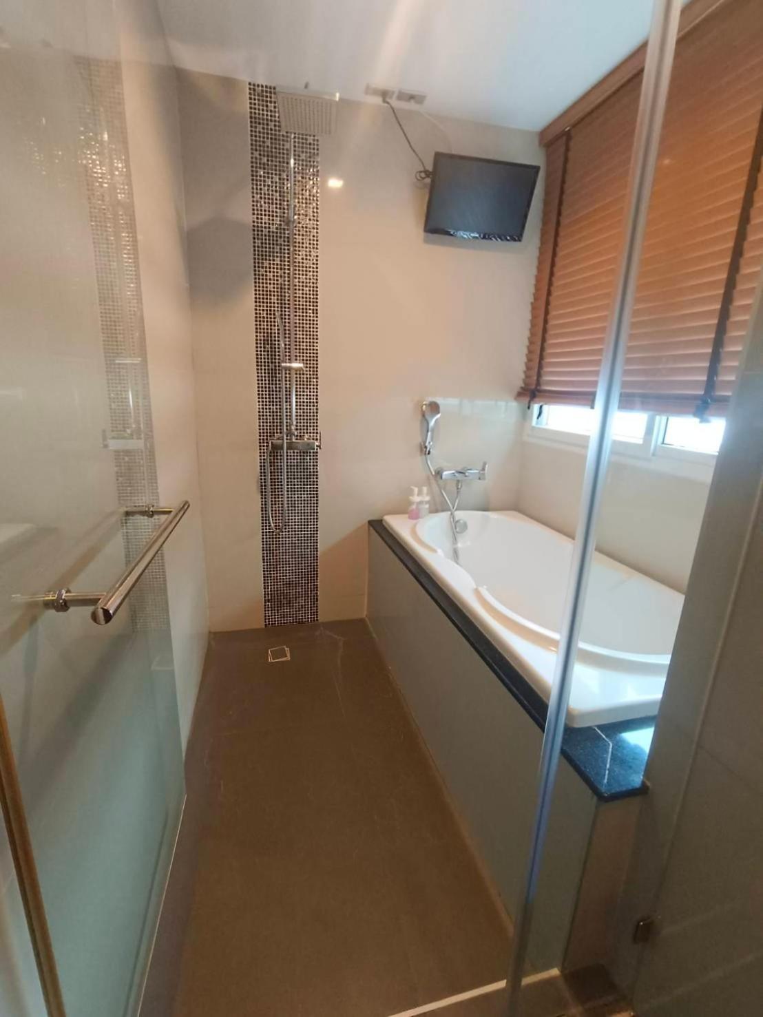 J Residence Thonglor 8 Bangkok Luaran gambar