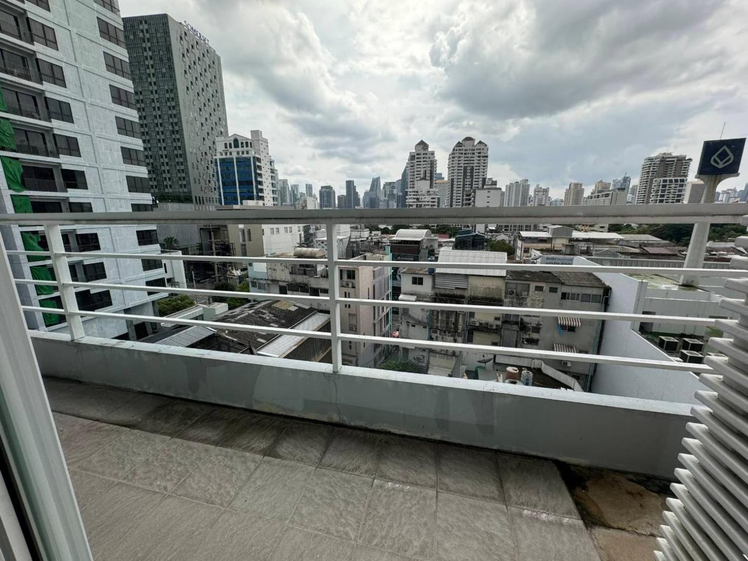 J Residence Thonglor 8 Bangkok Luaran gambar