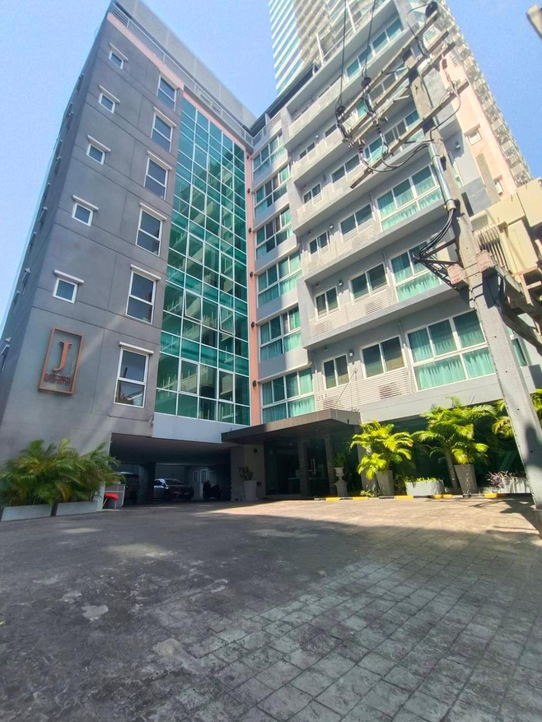 J Residence Thonglor 8 Bangkok Luaran gambar